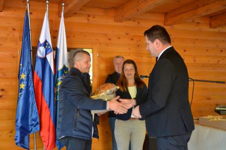 Krajanke in krajani Krajevne skupnosti Pšajnovica namenu predali Dom krajanov (13)
